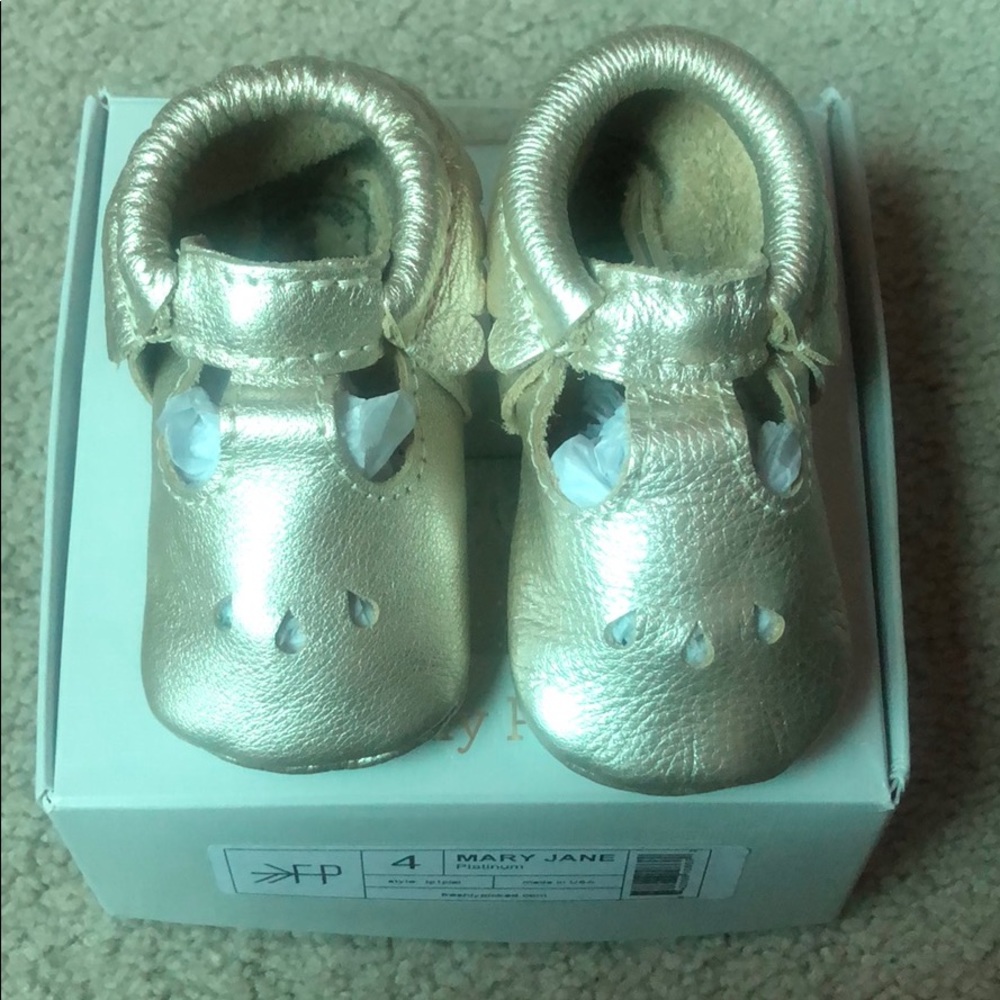 Freshly Picked Platinum Mary Jane Size 4